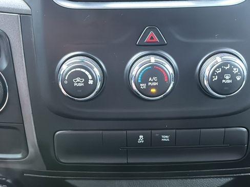 Used 2018 RAM 1500 Express image 27