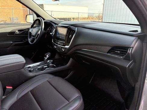 Used 2023 Chevrolet Traverse High Country image 30