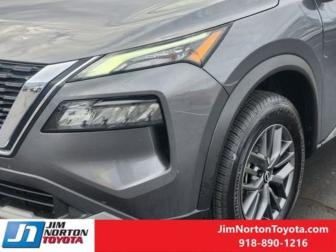 Used 2023 Nissan Rogue S image 10