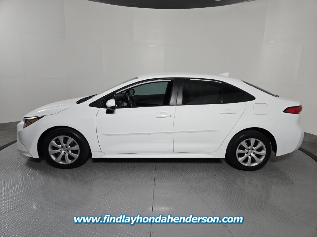 Used 2024 Toyota Corolla LE FWD image 3