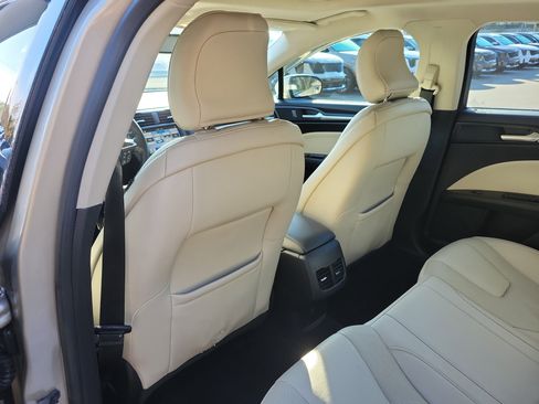 Used 2018 Ford Fusion Titanium image 15