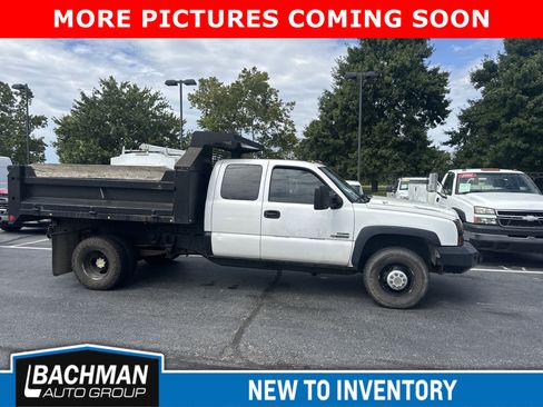 Used 2007 Chevrolet Silverado 3500 2WD Extended Cab w/ Heavy-Duty Power Package image 2