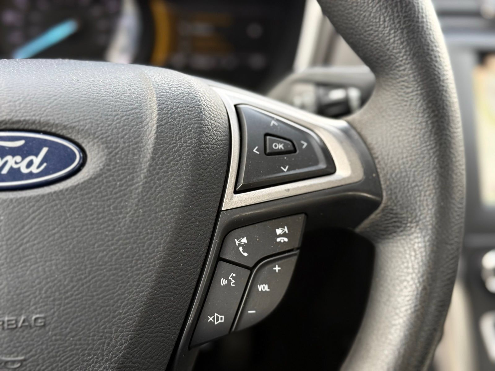Used 2019 Ford Fusion SE FWD image 27