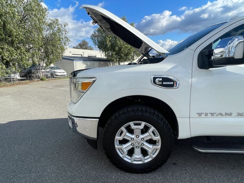 Used 2016 Nissan Titan SL image 37