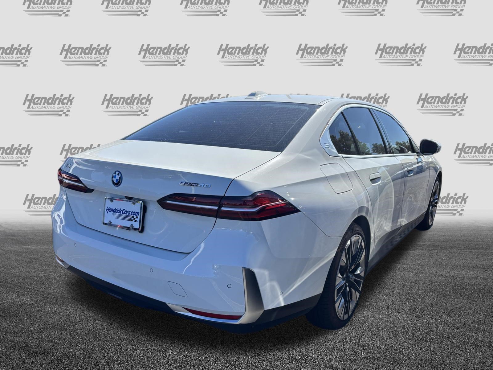Used 2024 BMW i5 eDrive40i w/ M Sport Package RWD image 11