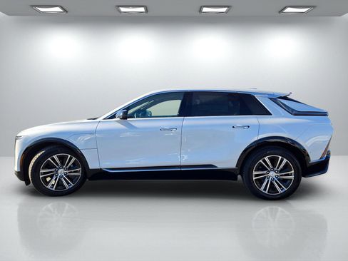 Used 2025 Cadillac Lyriq Luxury image 7