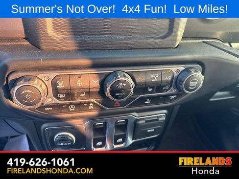 Used 2023 Jeep Wrangler Sport AWD/4WD image 25