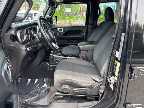 Used 2020 Jeep Wrangler Unlimited Sahara image 15