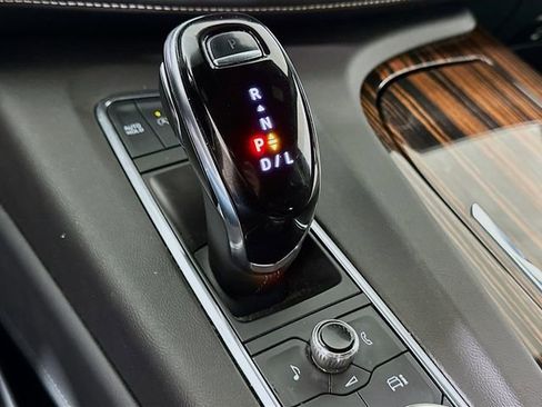 Used 2024 Cadillac Escalade ESV Luxury image 18