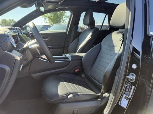 Used 2025 Mercedes-Benz GLC 350e 4MATIC image 10