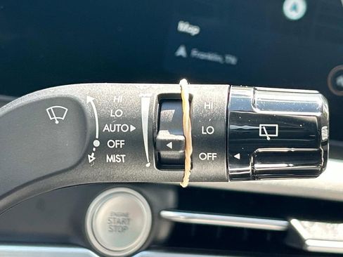 New 2025 Hyundai Tucson Limited image 33