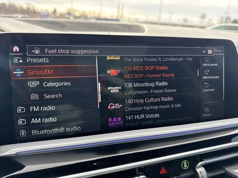 Used 2022 BMW X7 M50i image 25