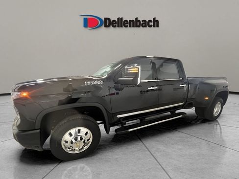 Used 2024 Chevrolet Silverado 3500 High Country w/ High Country Premium Package image 2