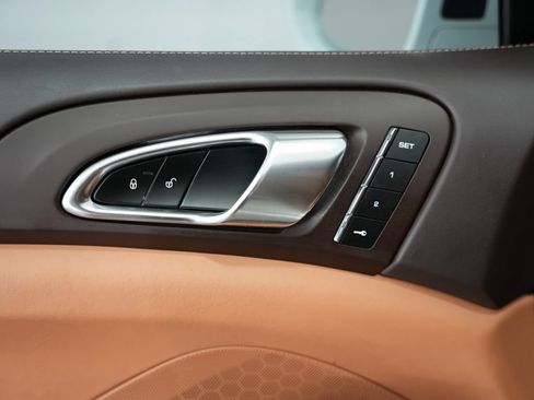 Used 2016 Porsche Cayenne GTS AWD/4WD image 47