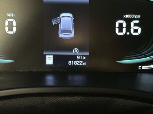 Used 2023 Kia Soul LX FWD image 15