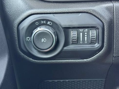 Certified 2022 Jeep Wrangler Sport AWD/4WD image 19