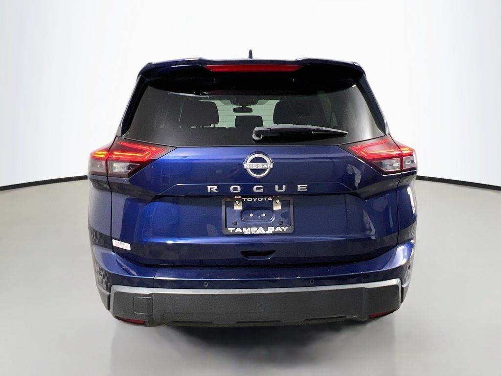Used 2025 Nissan Rogue SV FWD image 4