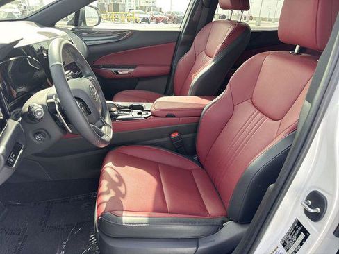 Certified 2025 Lexus NX 250 FWD w/ Towing Package (2000 Lbs) image 11