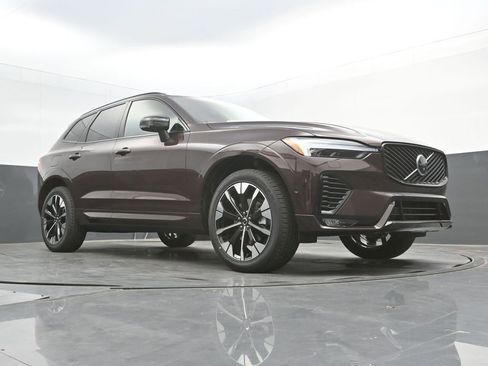 New 2026 Volvo XC60 B5 Plus AWD/4WD image 35