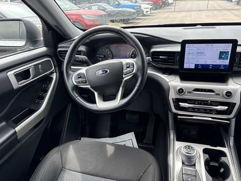 Certified 2022 Ford Explorer XLT image 14
