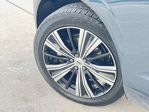 Certified 2023 Volvo XC60 B5 Ultimate w/ Climate Package image 12