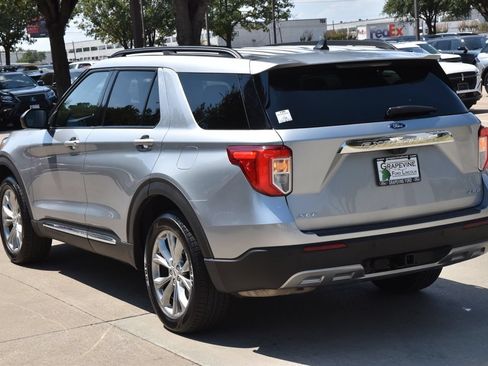Used 2023 Ford Explorer XLT w/ Equipment Group 202A AWD/4WD image 10
