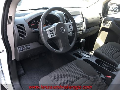 Used 2019 Nissan Frontier SV RWD image 10