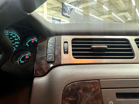 Used 2012 GMC Yukon Denali image 30