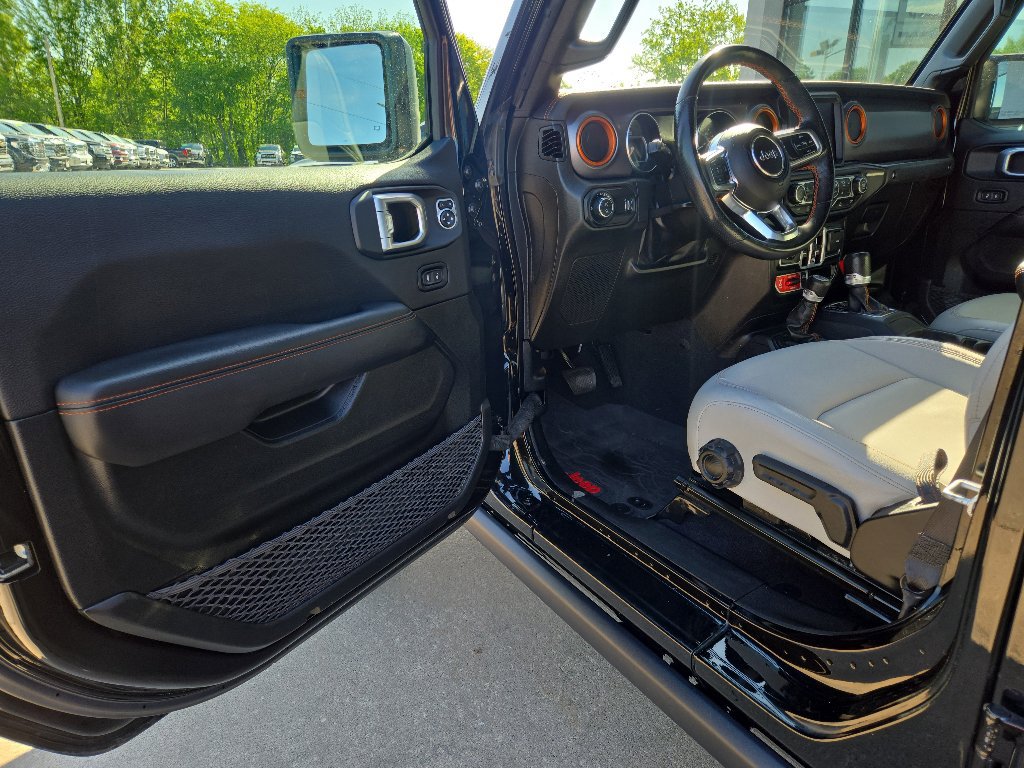 Used 2023 Jeep Gladiator Mojave w/ Cold Weather Group AWD/4WD image 33