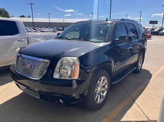Used 2010 GMC Yukon Denali image 1