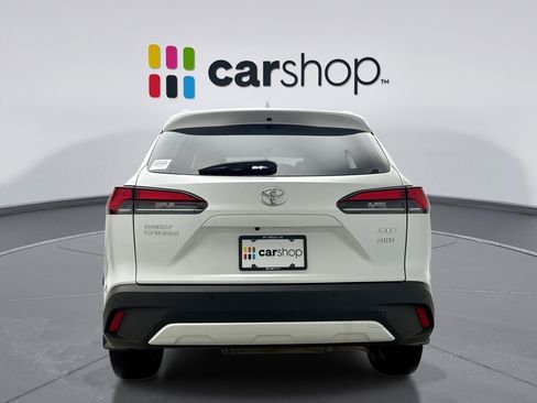 Used 2024 Toyota Corolla Cross XLE w/ Convenience Package image 4