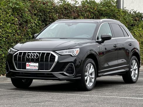 Used 2024 Audi Q3 2.0T Premium image 9