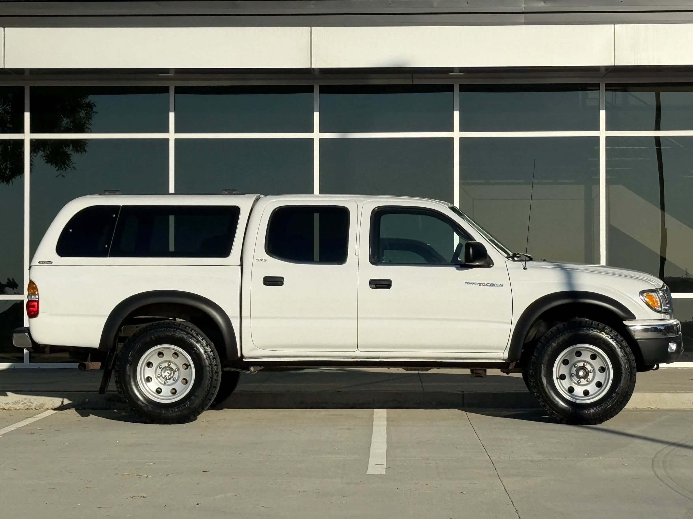 Used 2003 Toyota Tacoma PreRunner w/ Convenience Pkg RWD image 2