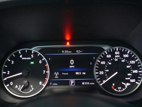 New 2025 Nissan Sentra SR w/ SR Premium Package image 12