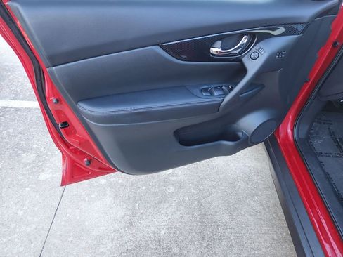 Certified 2017 Nissan Rogue SL w/ SL Premium Package image 30