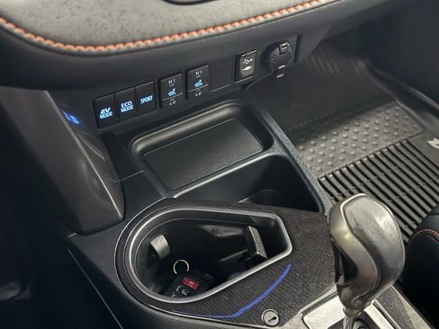 Used 2017 Toyota RAV4 SE image 22