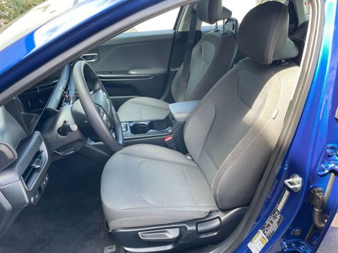 Used 2025 Kia K4 LXS image 36