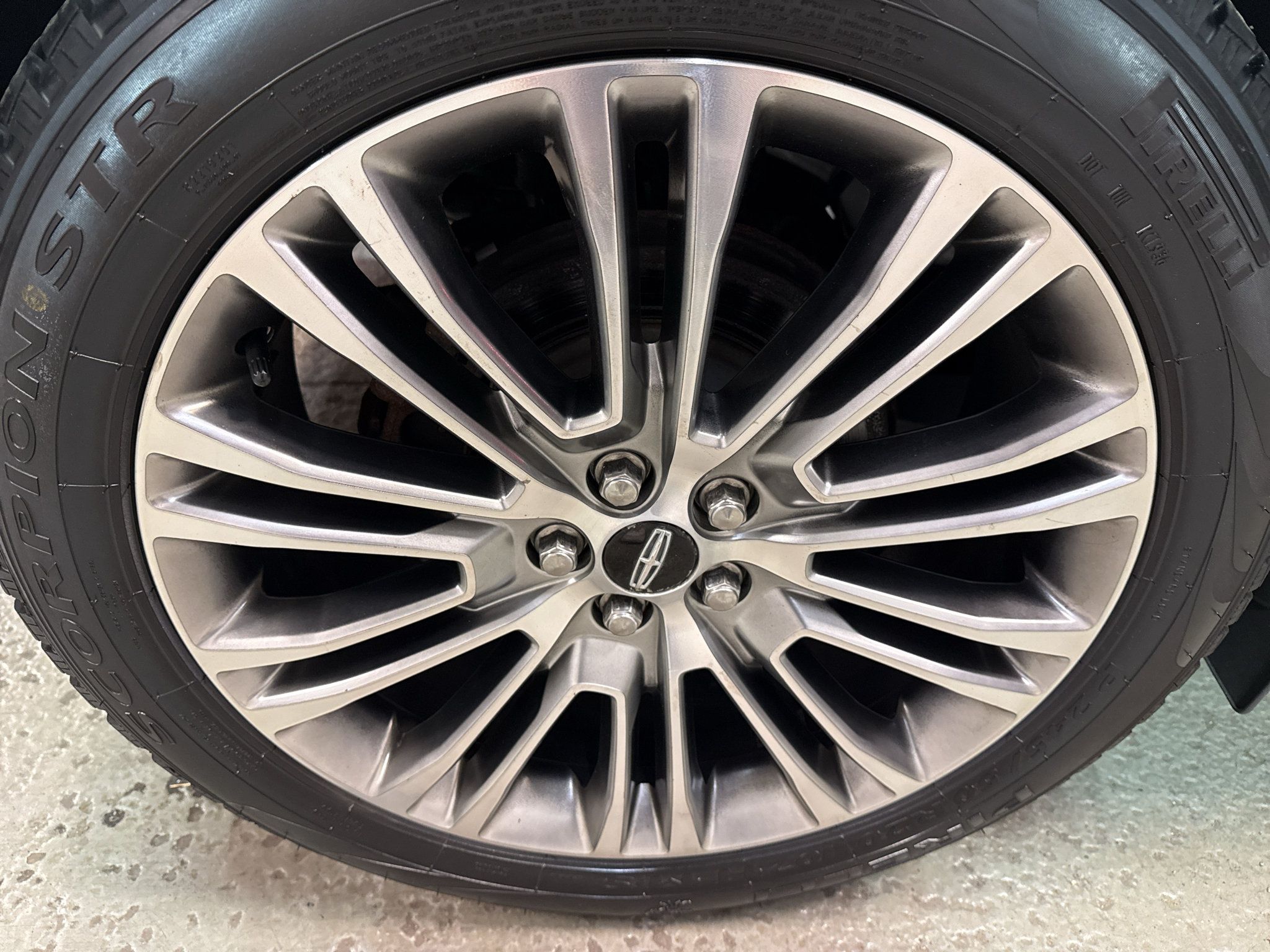 Used 2017 Lincoln MKX Reserve w/ Lincoln MKX Climate Package AWD/4WD image 38