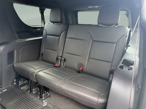 Used 2022 Chevrolet Suburban LT w/ Luxury Package AWD/4WD image 25