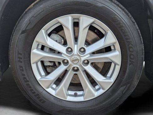 Used 2016 Nissan Rogue SV w/ SV Family Package FWD image 72