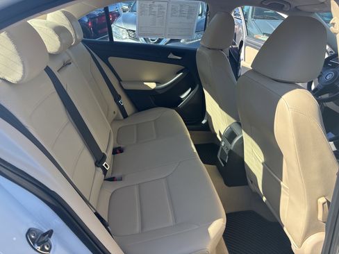 Used 2014 Volkswagen Jetta SE image 16