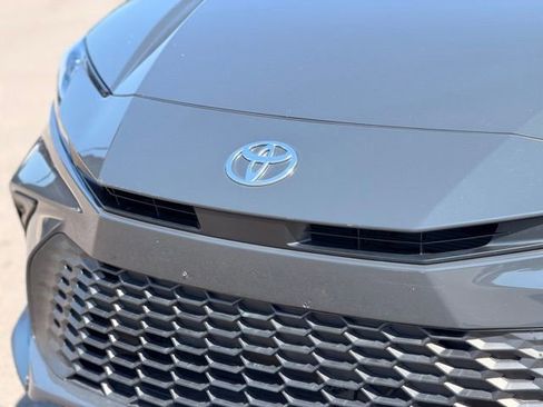 Used 2025 Toyota Camry SE FWD image 6