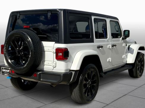 Used 2022 Jeep Wrangler Unlimited Sahara image 12
