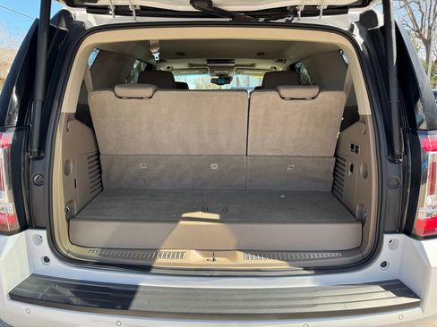 Used 2016 GMC Yukon SLT w/ Open Road Package AWD/4WD image 9