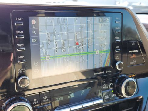 Used 2021 Toyota Highlander Limited image 19