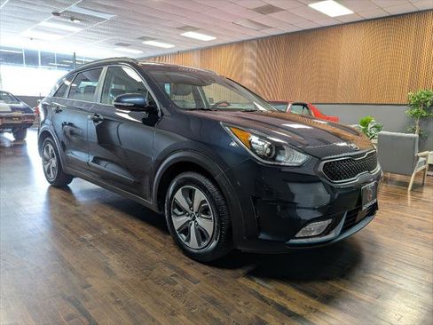 Used 2019 Kia Niro EX FWD image 4