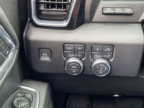 Used 2023 GMC Sierra 1500 Denali w/ Technology Package image 18