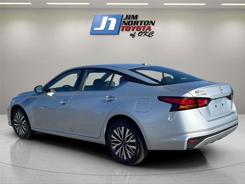 Used 2025 Nissan Altima 2.5 SV image 7