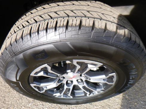 Used 2024 GMC Canyon AT4 w/ AT4 Premium Package image 25