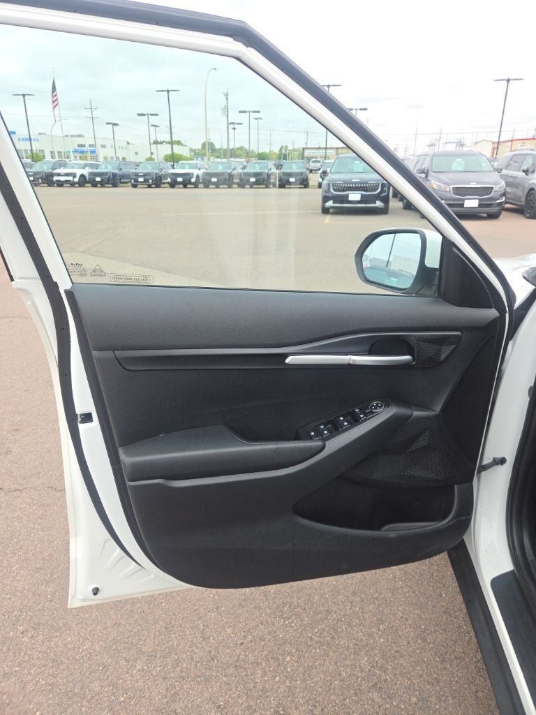 Used 2024 Kia Seltos LX AWD/4WD image 11